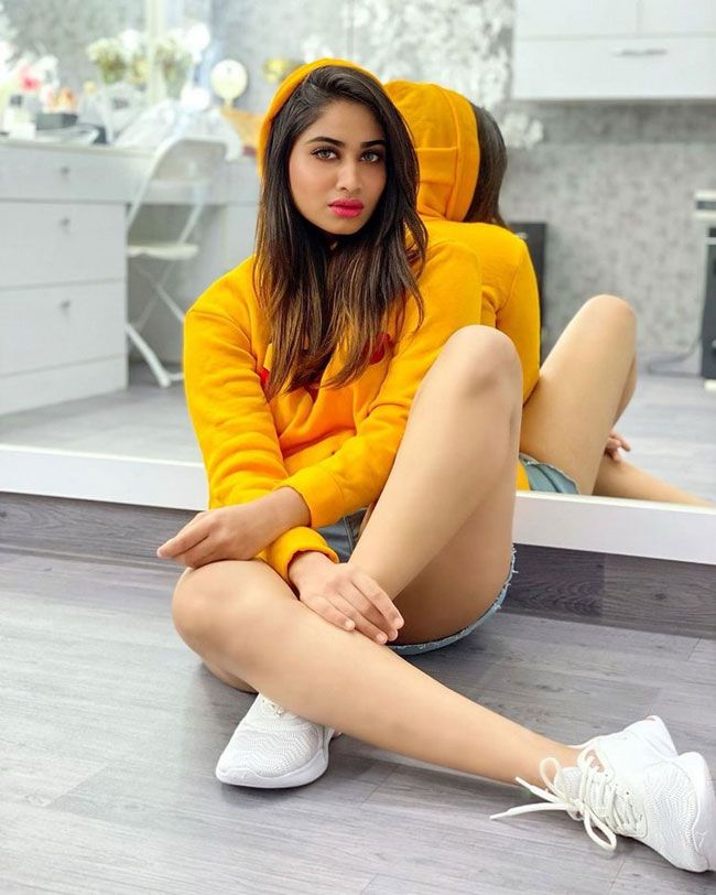 Shivani Narayanan Posted Latest Photos In Instagram Shivani Narayanan Posted Latest Photos In Instagram